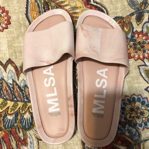 Melissa slides